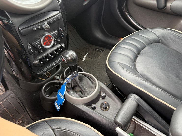 #1439-•-2011-mini-cooper-s-4-door-hatchback-image-30