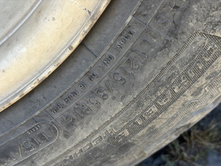 2006-isuzu-npr-image-32