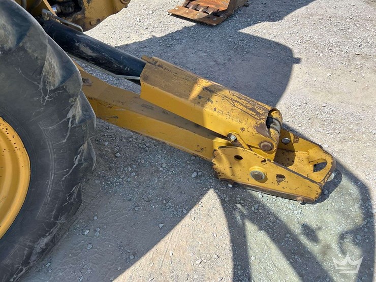 2014-caterpillar-430f-image-24