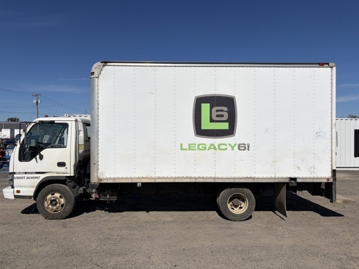 2006-isuzu-npr-image-7