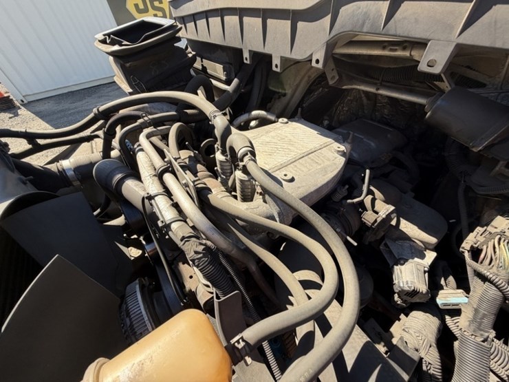 2013-international-durastar-4300-image-16