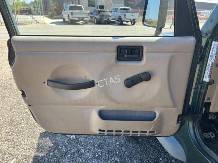2000-jeep-wrangler-sport-image-16