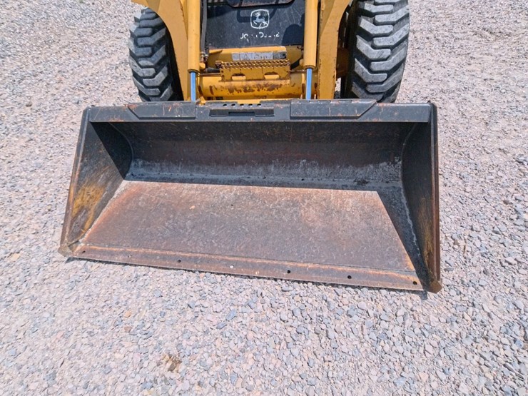 2007-john-deere-320-image-11