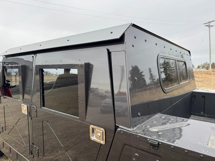 #1850-•-2001-american-general-4x4-hummer-image-12