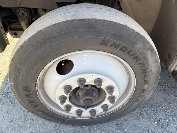 2013-international-durastar-4300-image-19
