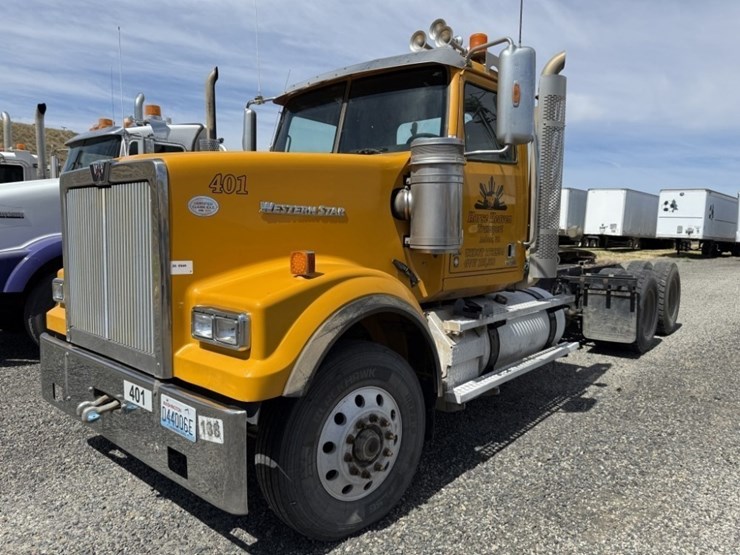 2018-western-star-4900-image-1