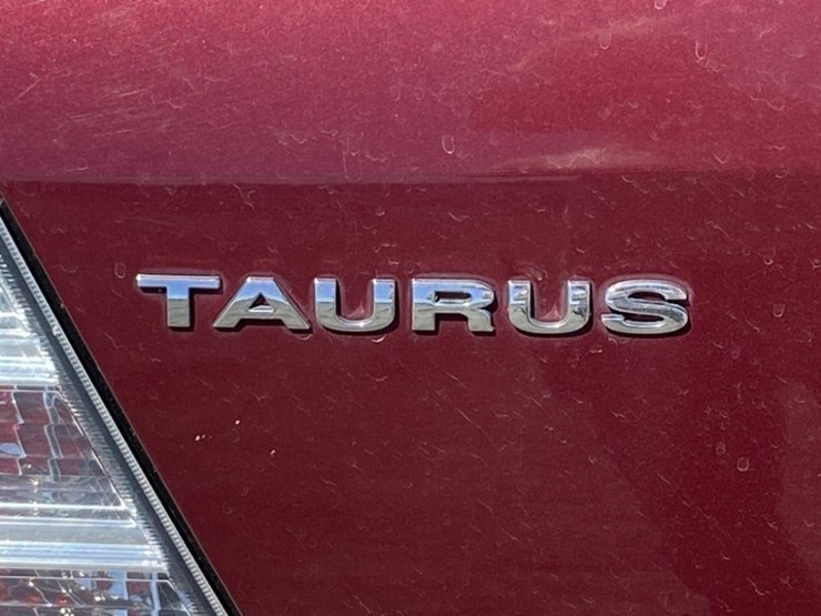 2008-ford-taurus-sel-sedan-image-11