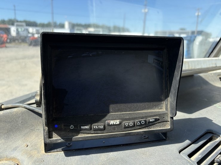 2006-isuzu-npr-image-27