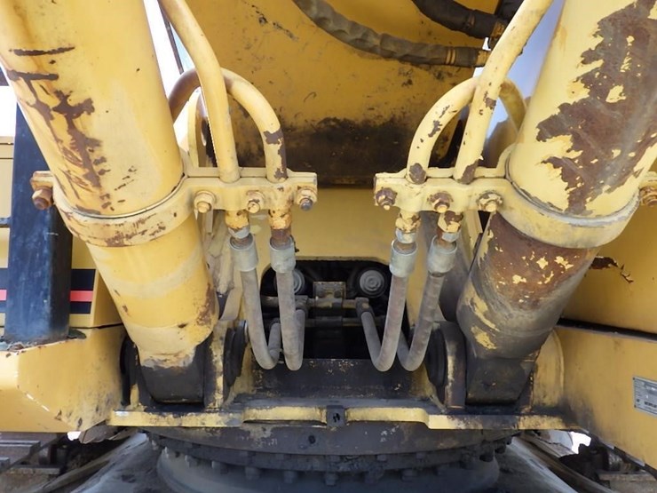 caterpillar-325l-image-15
