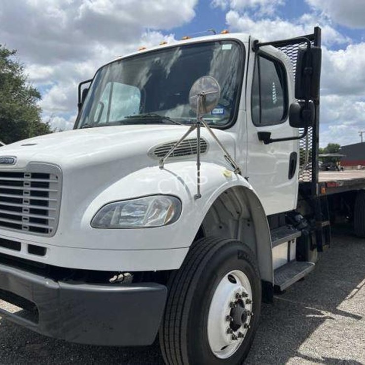 2015 FREIGHTLINER M2 106