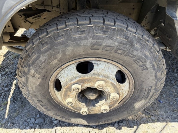 2006-isuzu-npr-image-29