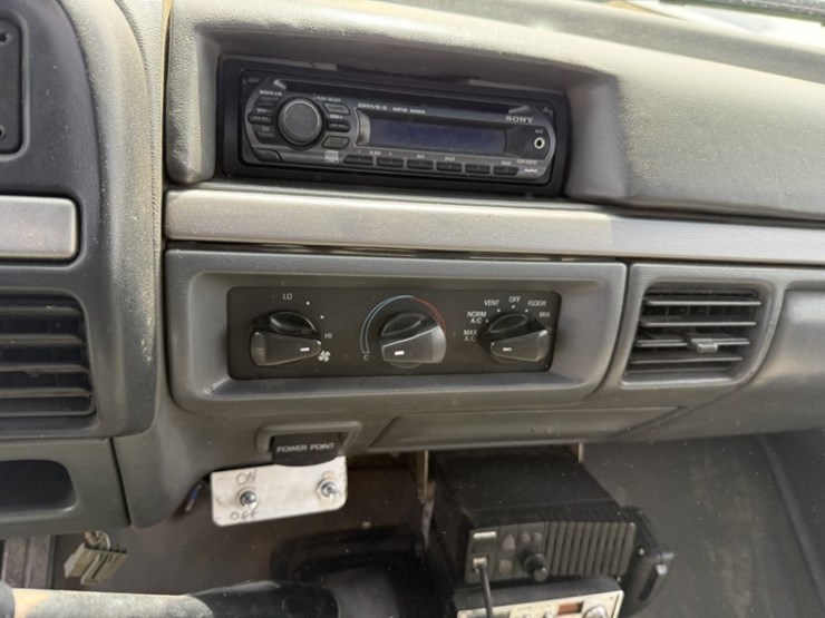 1993-ford-f350-xlt-image-33