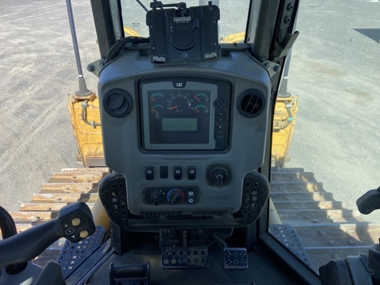 2012-caterpillar-d6n-xl-image-15