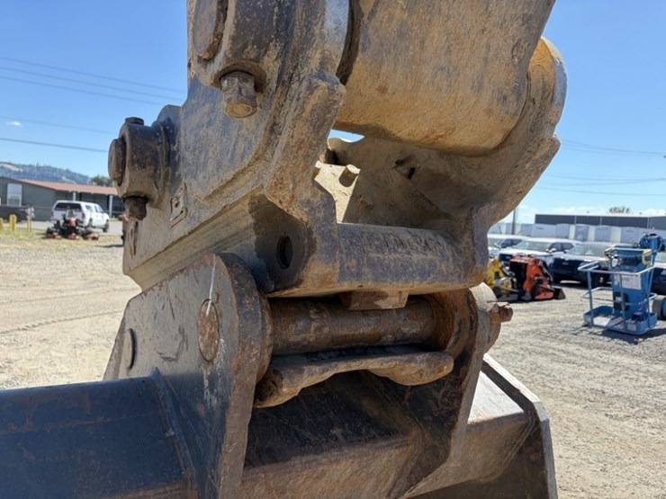 2015-komatsu-pc360-lc-11-image-17