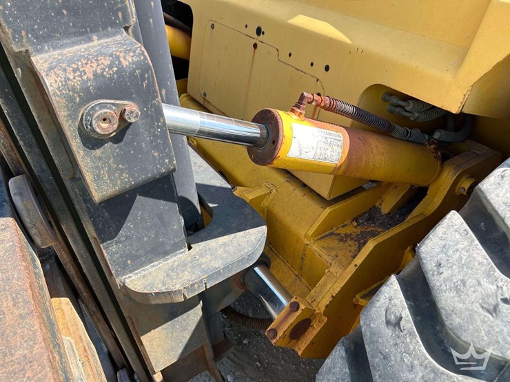 2010-sellick-s-100-10,000lb-rough-terrain-diesel-forklift-image-21