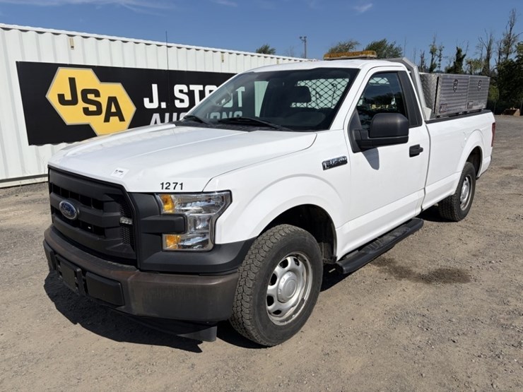 2017-ford-f150-xl-image-1