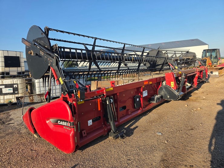 2014-case-ih-3162-image-2
