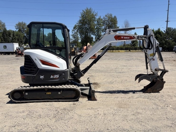2023-bobcat-e35-image-3