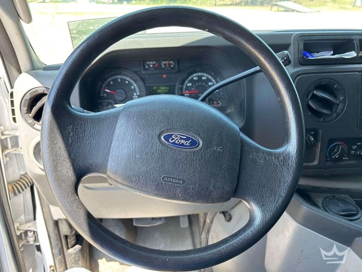 2009-ford-e150-image-14