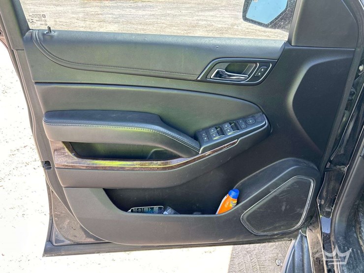 2020-chevrolet-tahoe-image-11