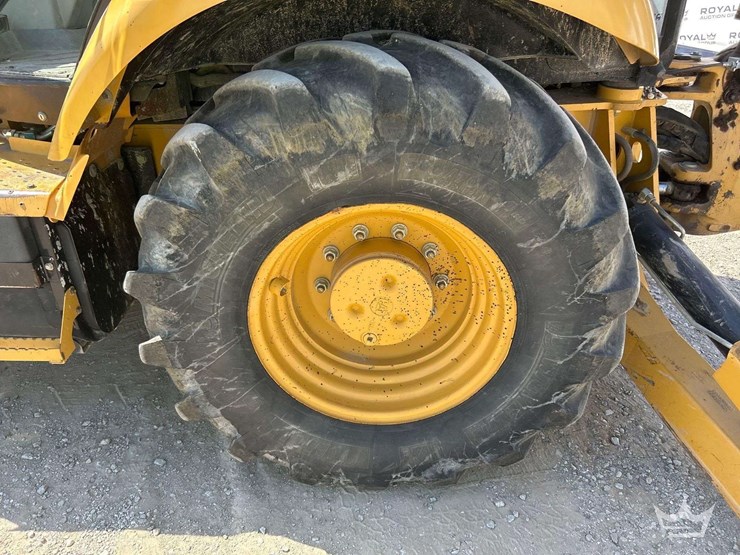 2014-caterpillar-430f-image-34