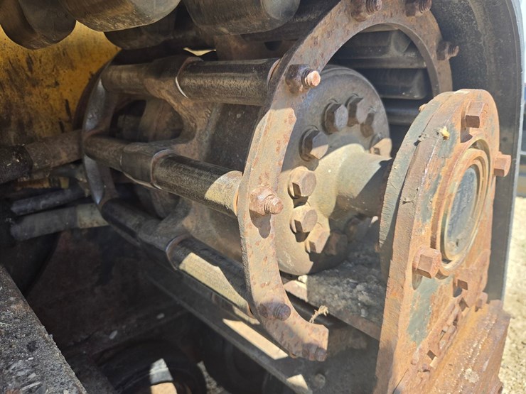 caterpillar-277b-image-38