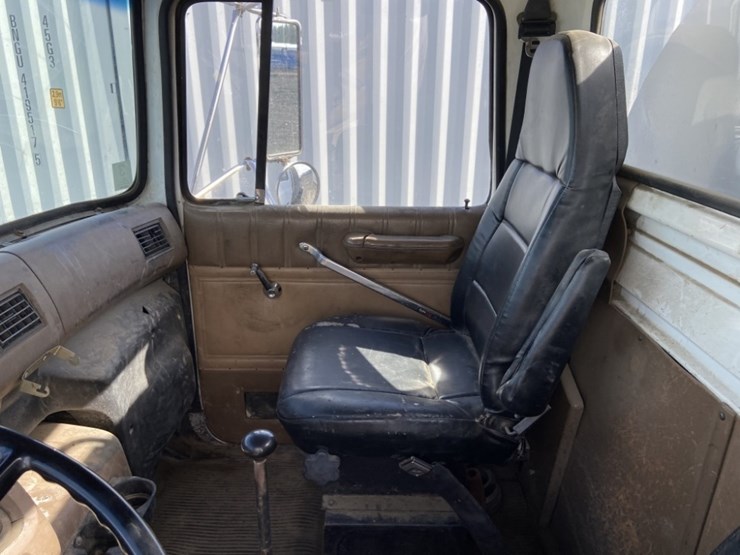 1994-ford-l8000-image-14