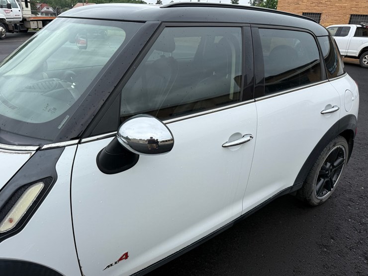 #1439-•-2011-mini-cooper-s-4-door-hatchback-image-11