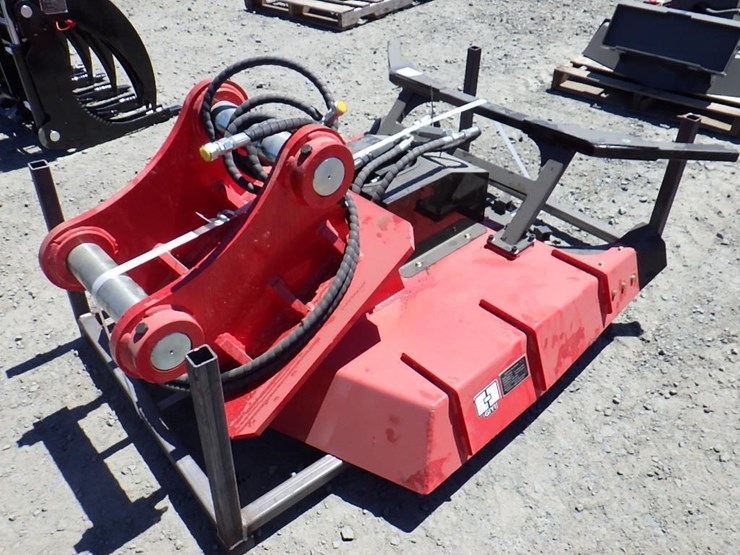 caterpillar-320-image-3