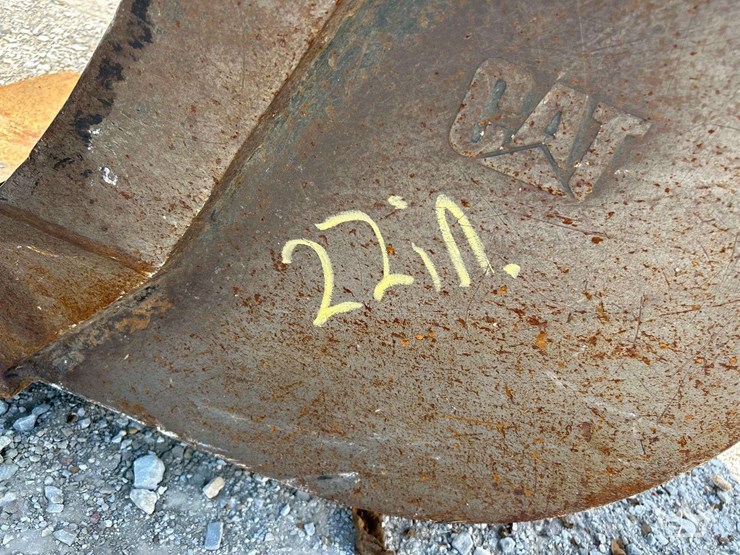 2014-caterpillar-430f-image-30