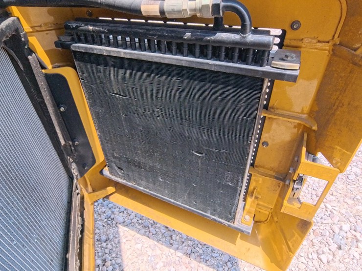 2007-john-deere-320-image-25