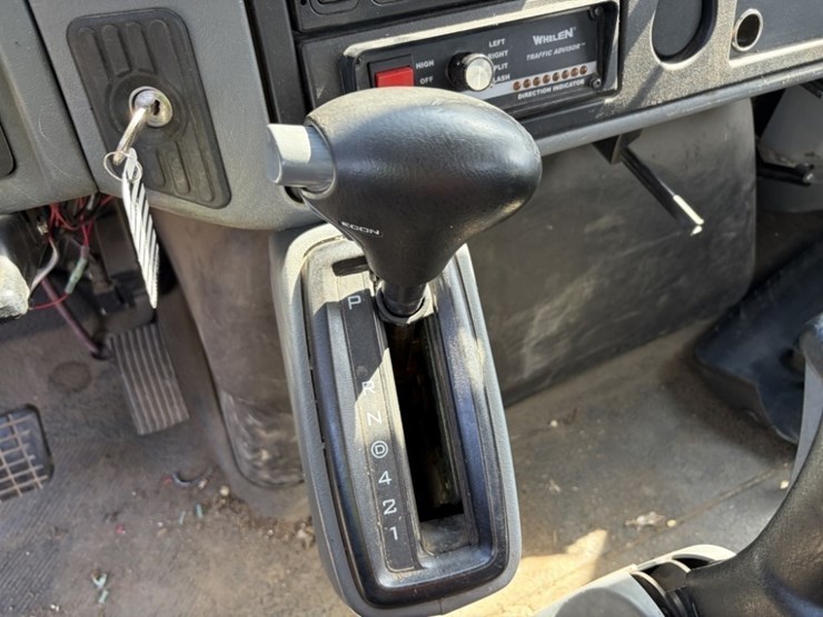 2007-international-durastar-4300-image-30