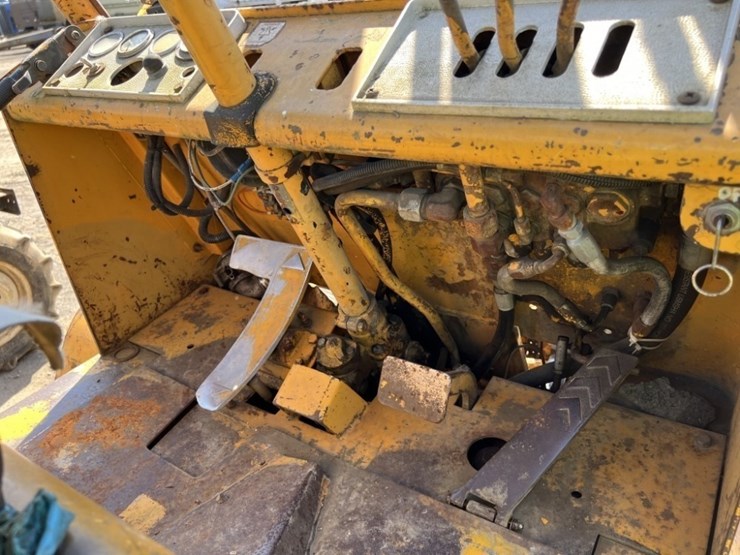 1997-caterpillar-v60b-forklift-image-29