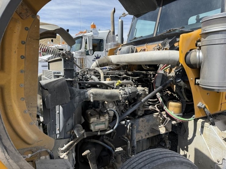 2018-western-star-4900-image-23