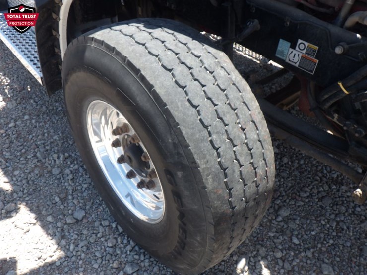 2023-kenworth-t880-image-26