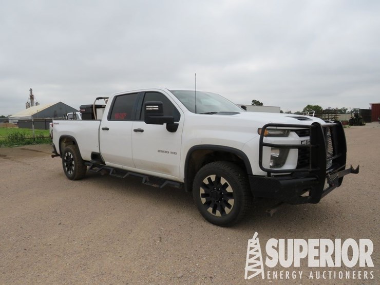 2020-chevrolet-2500hd-image-1