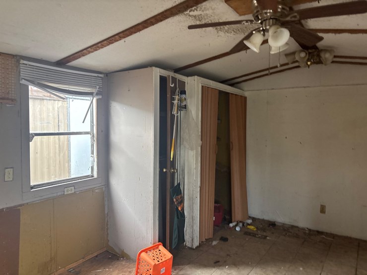 #301-•-mobile-home-image-25