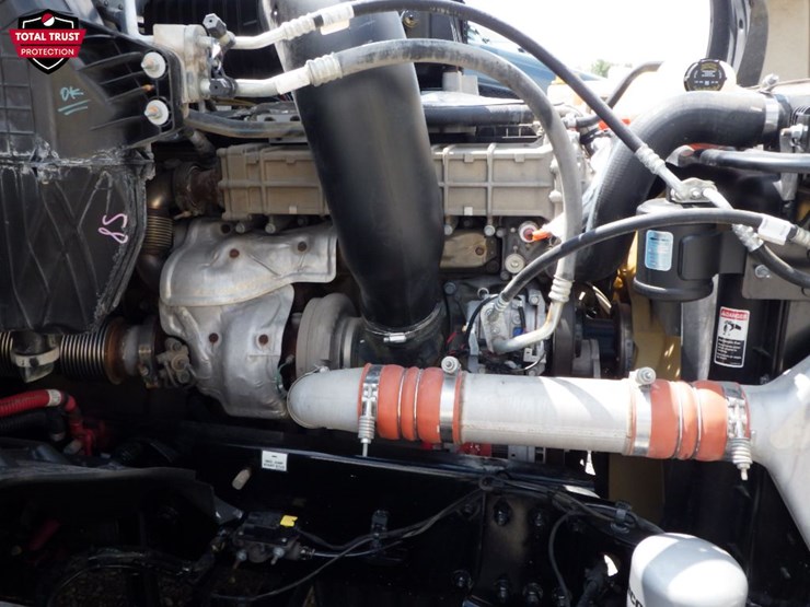 2019-freightliner-cascadia-126-image-23