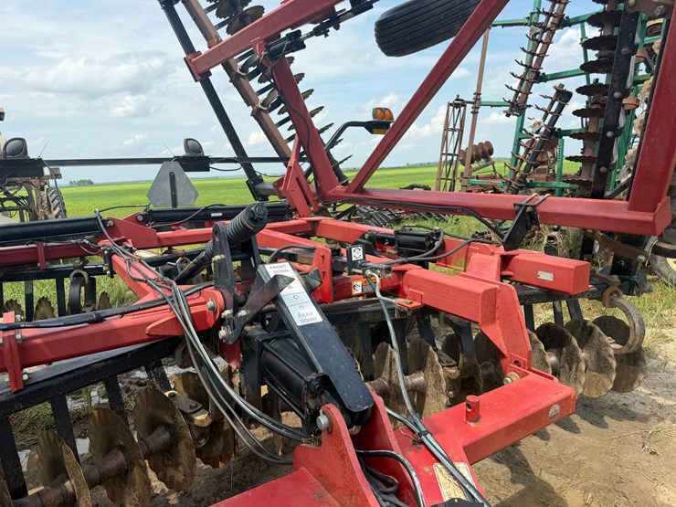 case-ih-330-image-45