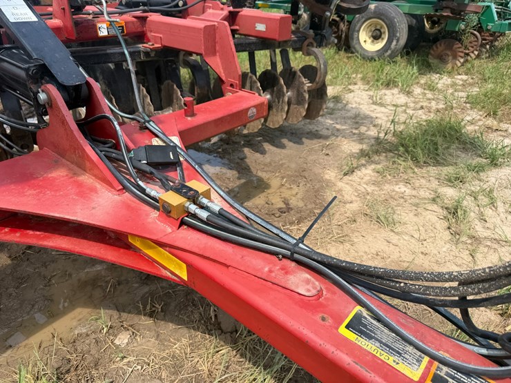 case-ih-330-image-44