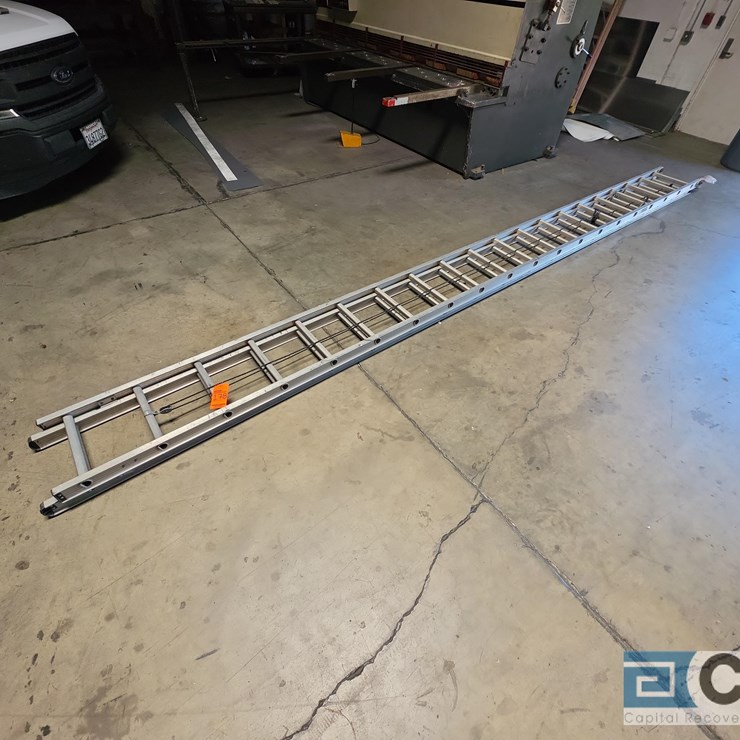 ALUMINUM EXTENSION LADDERS