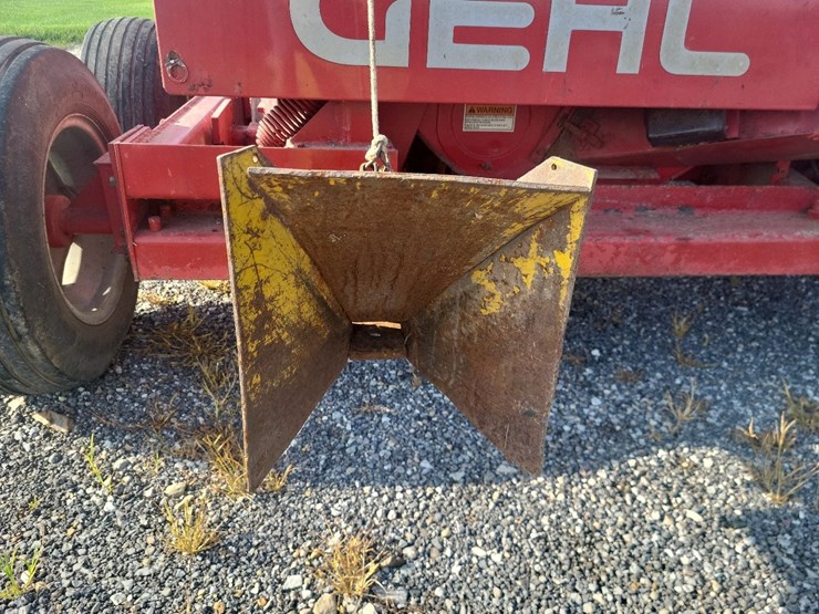 gehl-1065-tandem-axle-forage-chopper-w/2-heads---nice-image-23
