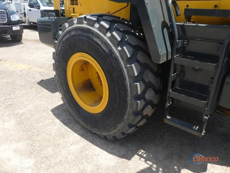 komatsu-wa200-8-image-12