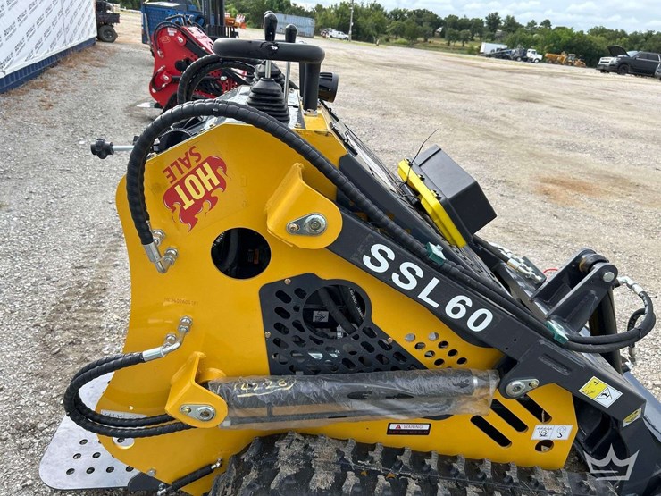 2026-ssl60-mini-track-loader-skid-steer.-image-13