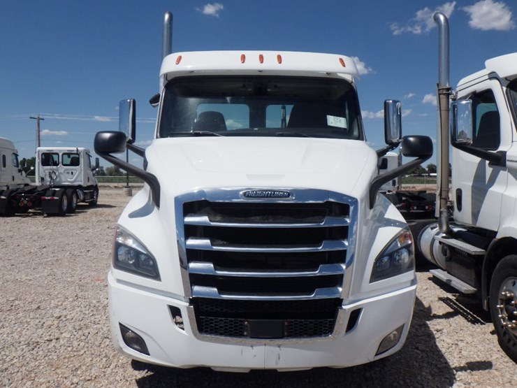 2018-freightliner-cascadia-116-image-3