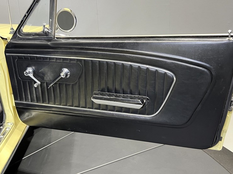 #1512-•-1965-ford-mustang-convertible-image-65