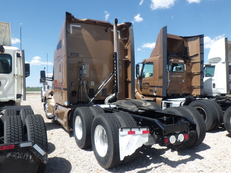 2022-kenworth-t680-image-11