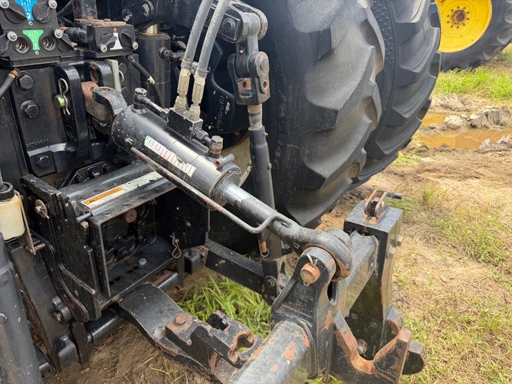 2015-new-holland-t8.350-image-18