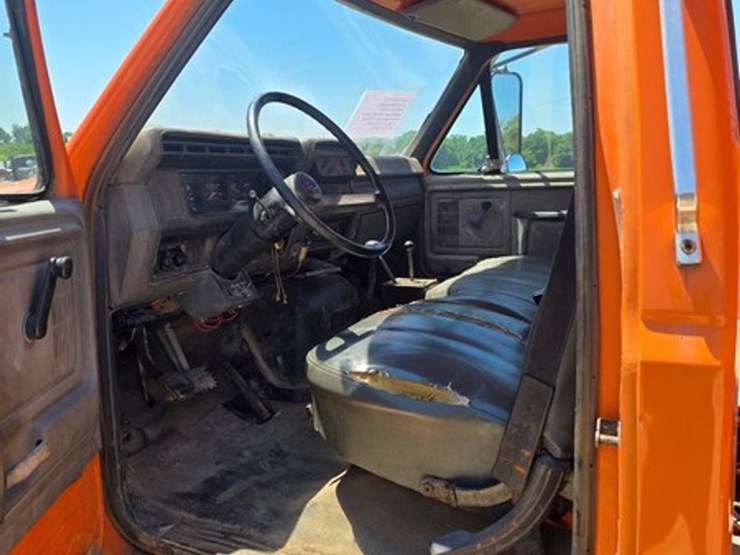 1991-ford-f700-image-15
