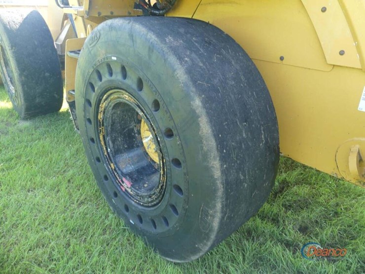 2015-caterpillar-938k-image-4